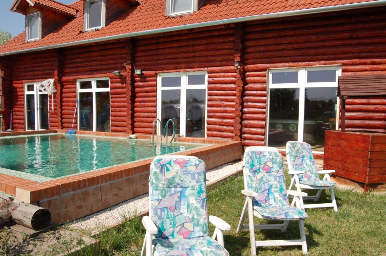 Roenk-Wellness Panzio Mezopeterd Bed and Breakfast Buitenkant foto