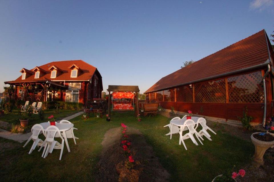 Roenk-Wellness Panzio Mezopeterd Bed and Breakfast Buitenkant foto