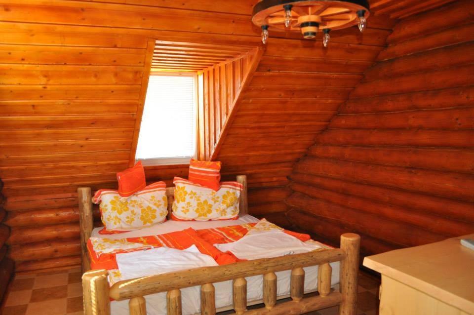 Roenk-Wellness Panzio Mezopeterd Bed and Breakfast Buitenkant foto