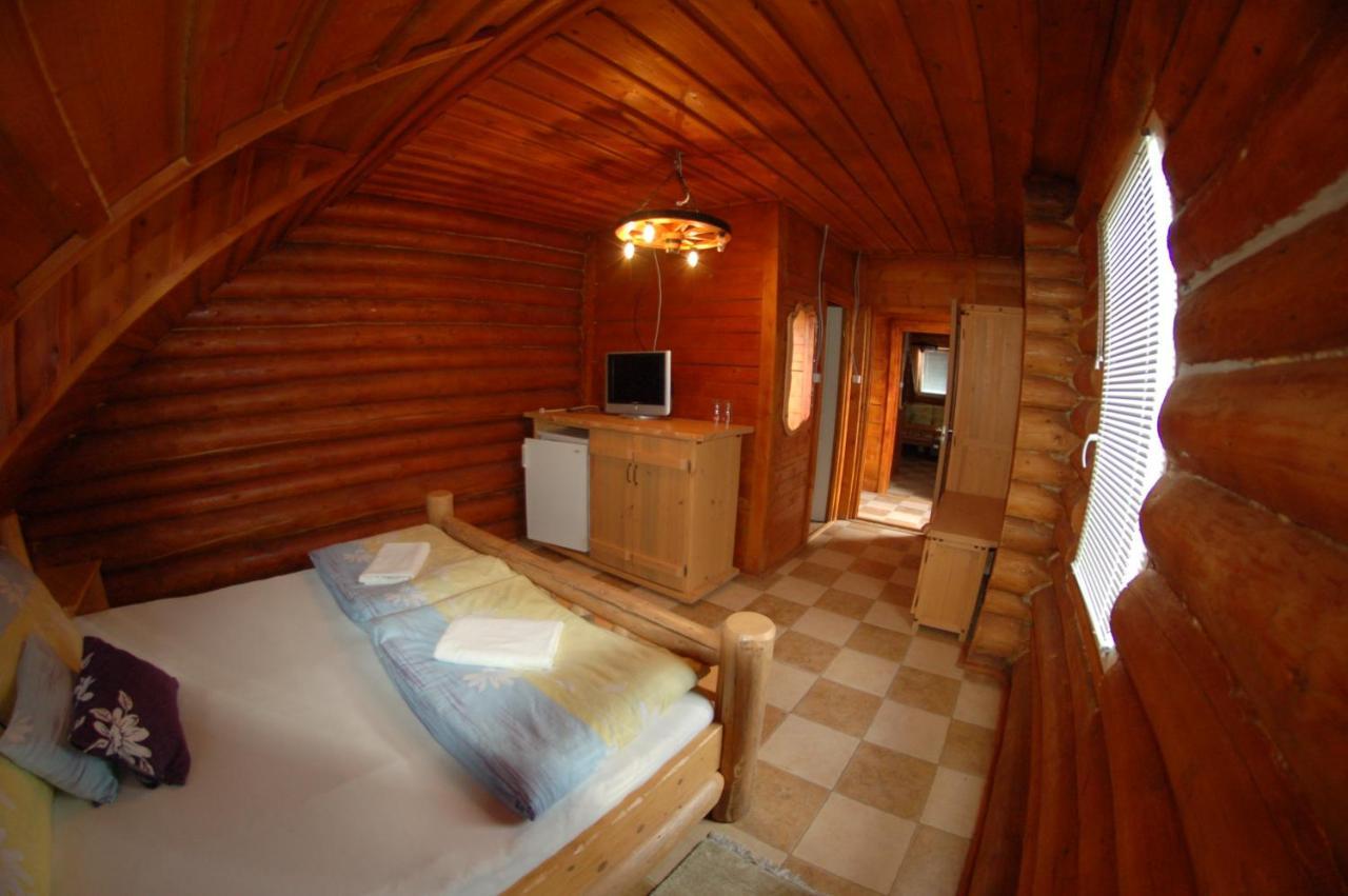Roenk-Wellness Panzio Mezopeterd Bed and Breakfast Buitenkant foto
