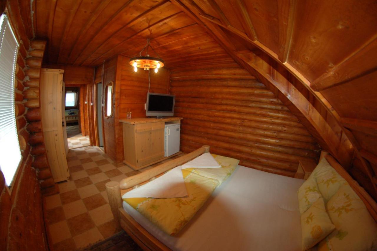 Roenk-Wellness Panzio Mezopeterd Bed and Breakfast Buitenkant foto