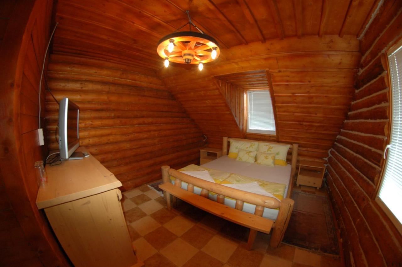 Roenk-Wellness Panzio Mezopeterd Bed and Breakfast Buitenkant foto